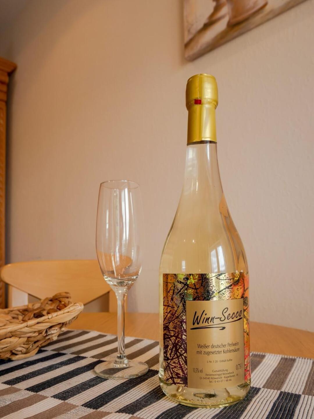 Ferienweingut Winnebeck Kowerich Ngoại thất bức ảnh